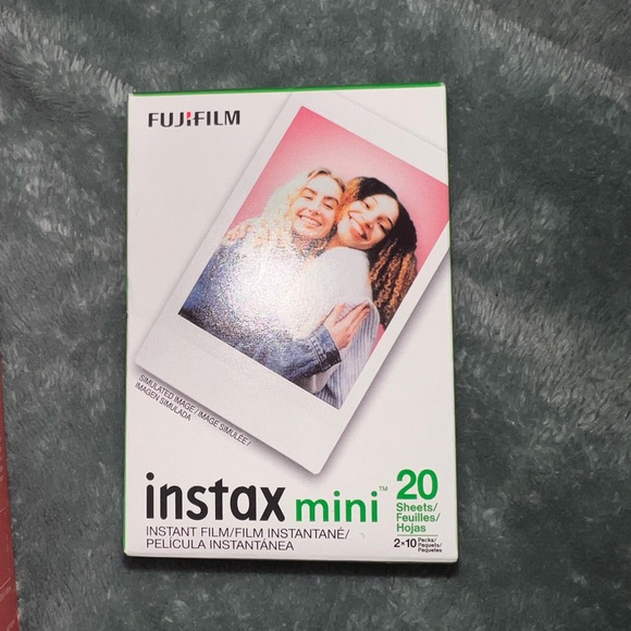 Instax Mini 11 Camera in Lilac Purple - Picture 4 of 5